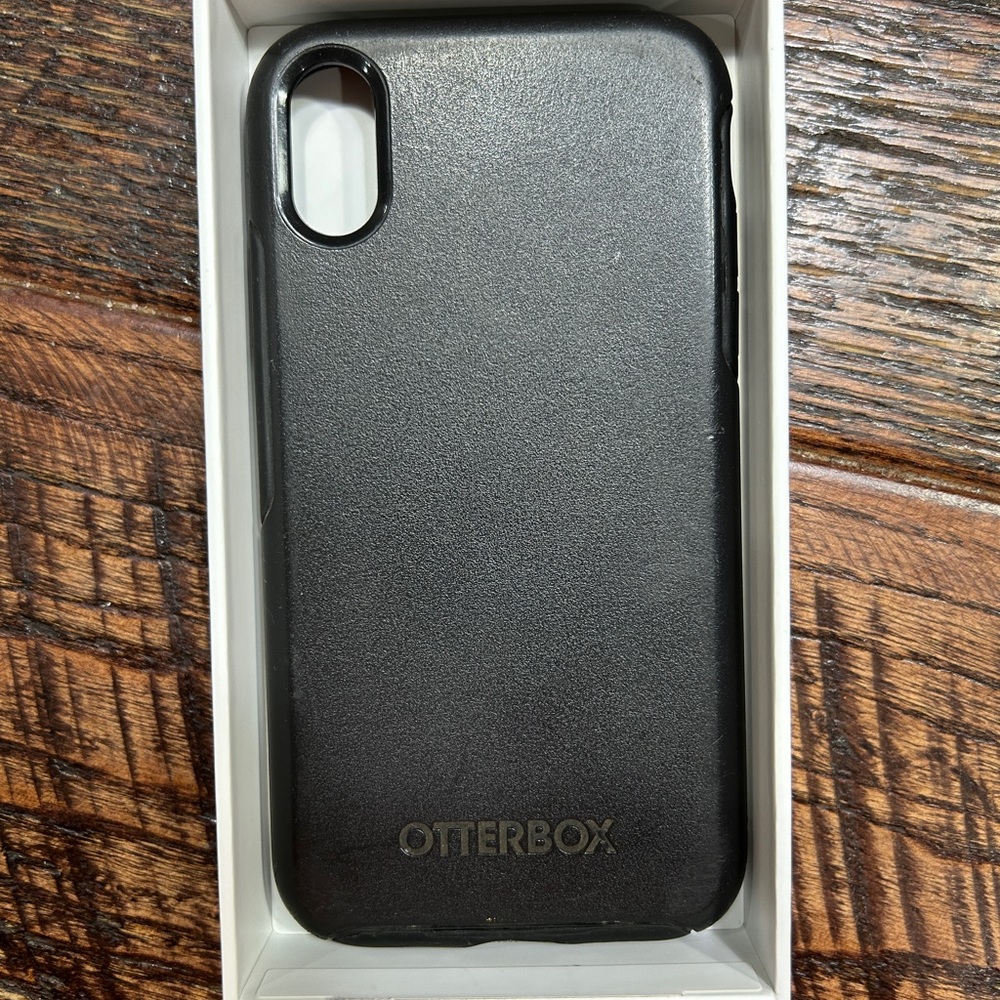 OtterBox Symmetry case for iPhone XR